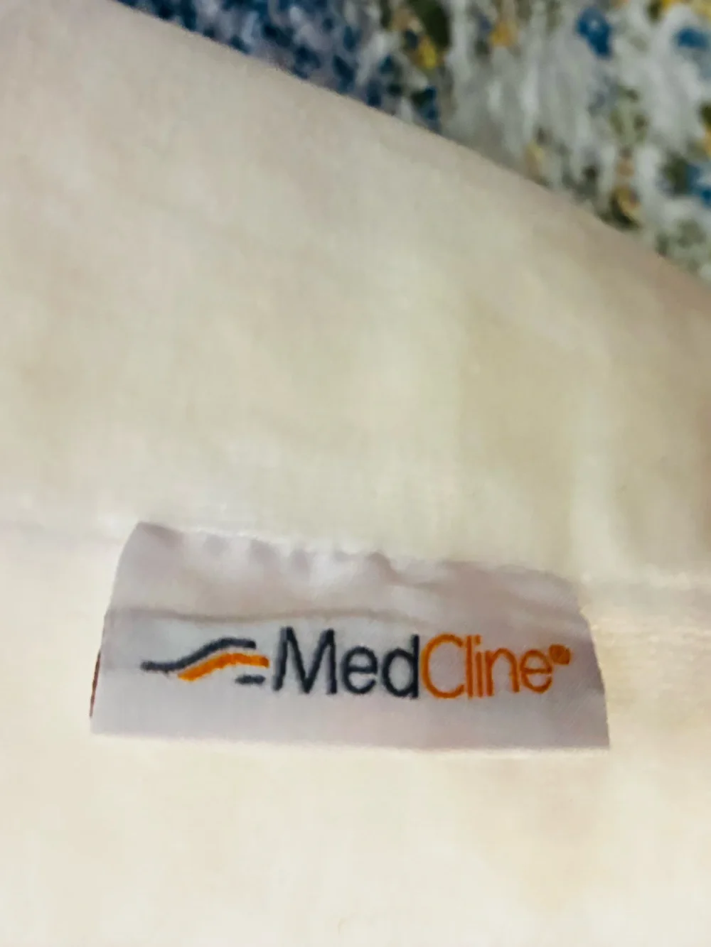 MedCline Shoulder Relief System for Side Sleepers who Suffer with Shoulder Pain